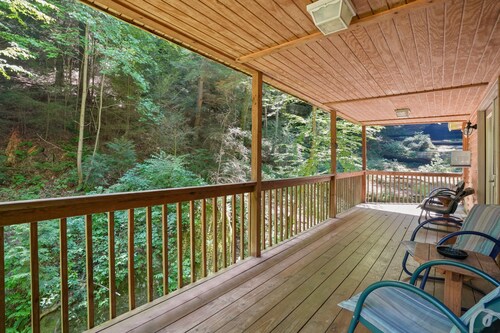 Hidden Falls Retreat | Hocking Hills, Waterfall