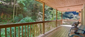 Cabine-Salle de bain privée-Standard-Vue sur le bois-Hidden Falls Retreat