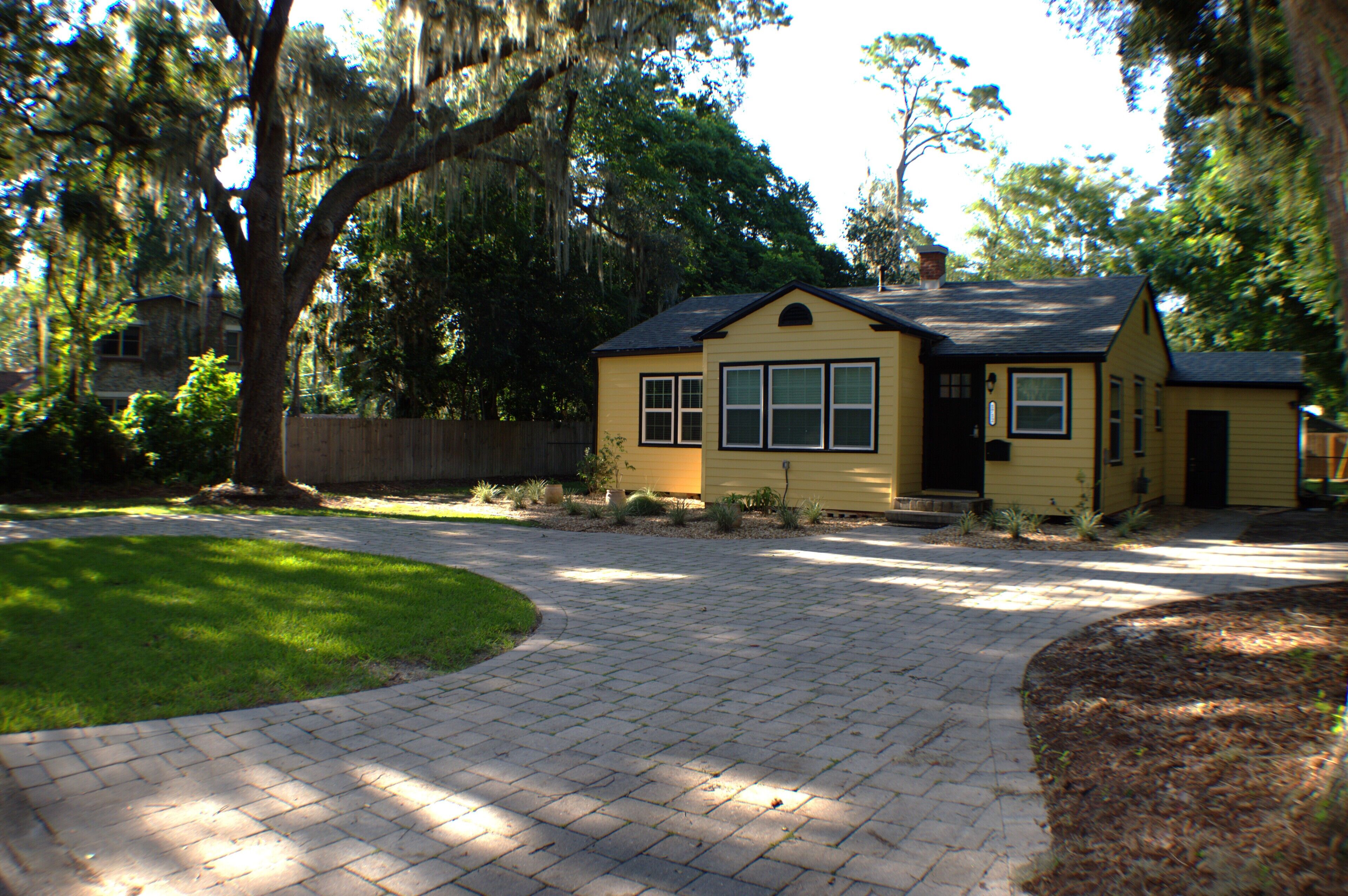 Cottage By UF - Walk to Stadiums, Campus and Midtown