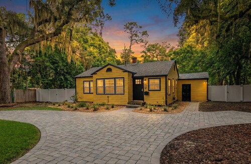 Cottage By UF - Walk to Stadiums, Campus and Midtown