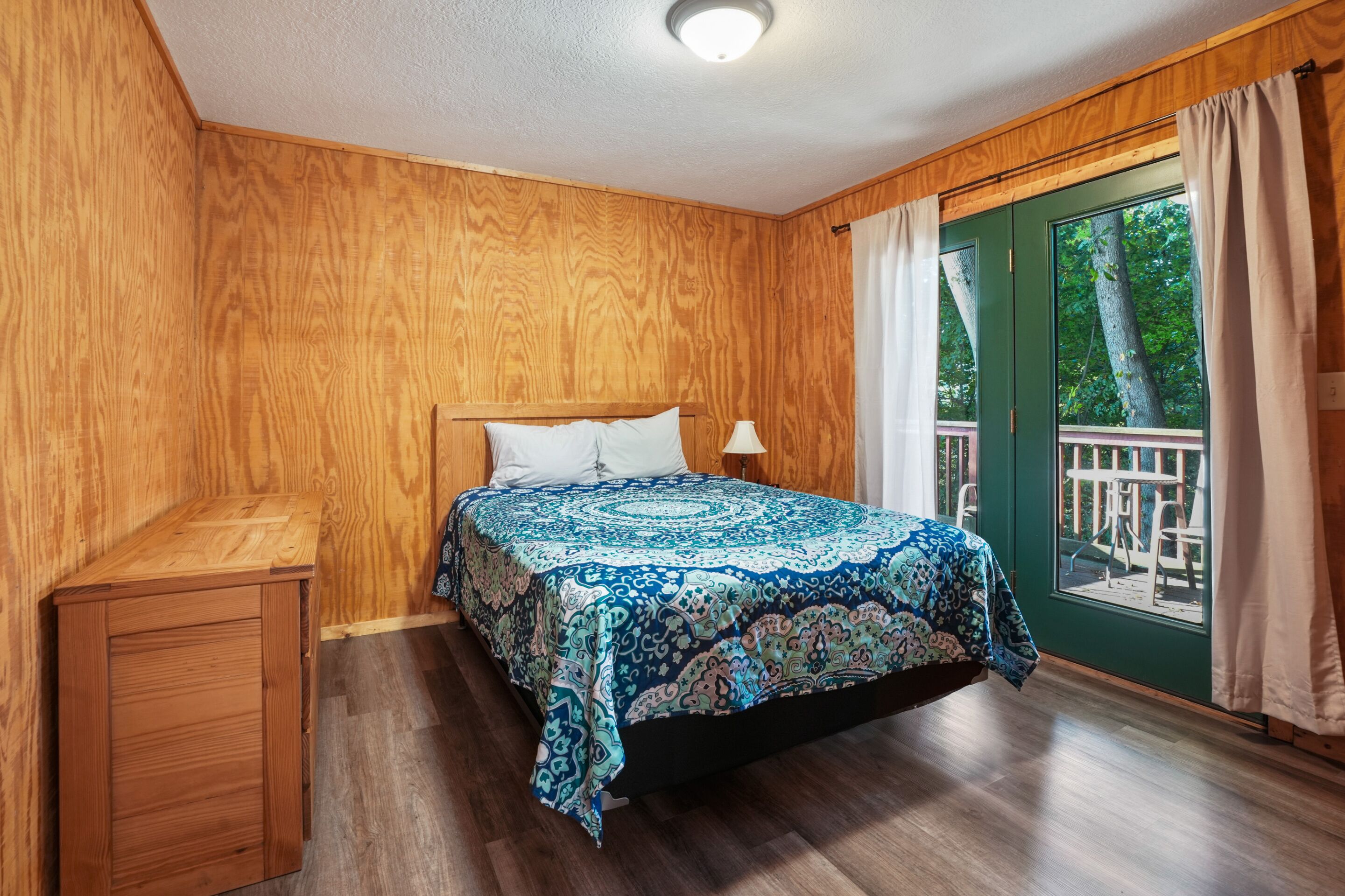 2 bedrooms, bed sheets