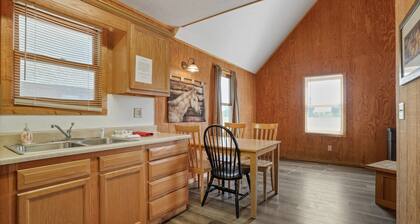 Retreat Cabin #3 | Hocking Hills, Loft Cabin