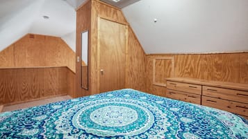 2 bedrooms, bed sheets