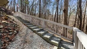 Property grounds - Pet Friendly Cabin in Ellijay Ga

 (Ellijay)
