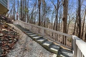 Property grounds - Pet Friendly Cabin in Ellijay Ga

 (Ellijay)