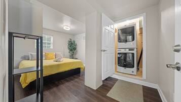7 bedrooms, iron/ironing board, free WiFi, bed sheets