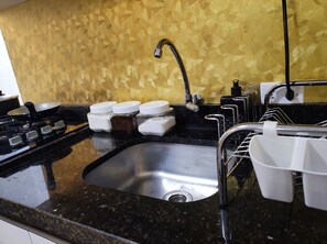 1 室のベッドルーム、WiFi (無料)