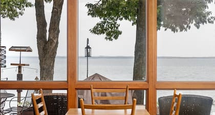 Smokey Hollow's Secret | Hot Tub | Beach | AC |