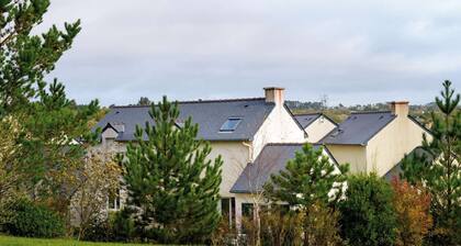 Maisonnette de vacances prĂšs de la plage + piscine