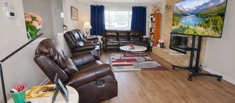 Ranch-tastic 3-bedroom house in charming Gahanna with AC, WiFi Aug 2024 updates