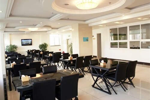 Runyang Jiayue Hotel (Dalian Jinzhou Railway Station)