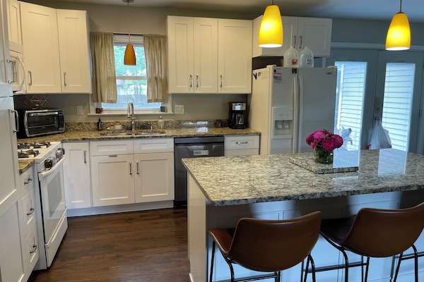 Frigorífic, microones, forn i placa de cuina