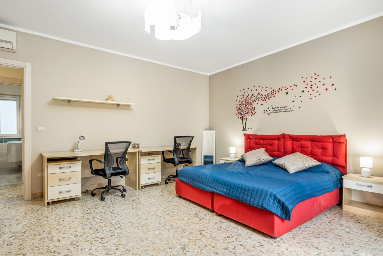 3 slaapkamers, een strijkplank/strijkijzer, wifi, beddengoed