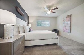 2 عدّة غرف نوم ومكواة/لوح كي وواي فاي وملاءات أسرّة