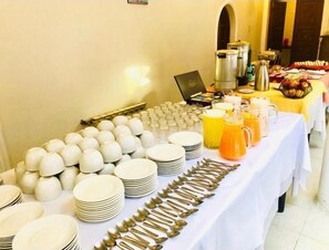 Classic Room, City View | Breakfast buffet | Free daily buffet breakfast - Hotel Santa Teresa (Potosi)
