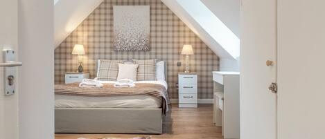 House, Garden View | 3 bedrooms, iron/ironing board, free WiFi