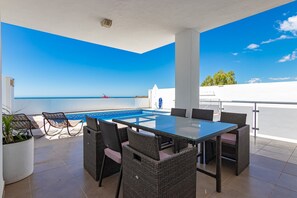 Outdoor dining - Villa 'Casa Flores 047' with Sea Views, Wi-Fi and Air Conditioning (Almayate)