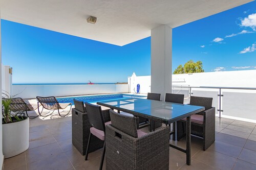 Villa 'Casa Flores 047' with Sea View, Wi-Fi and Air Conditioning