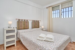 2 dormitorios, tabla de planchar con plancha, wifi gratis y ropa de cama