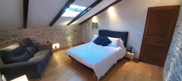 5 soverom, strykejern/-brett, wi-fi (inkludert) og sengetøy