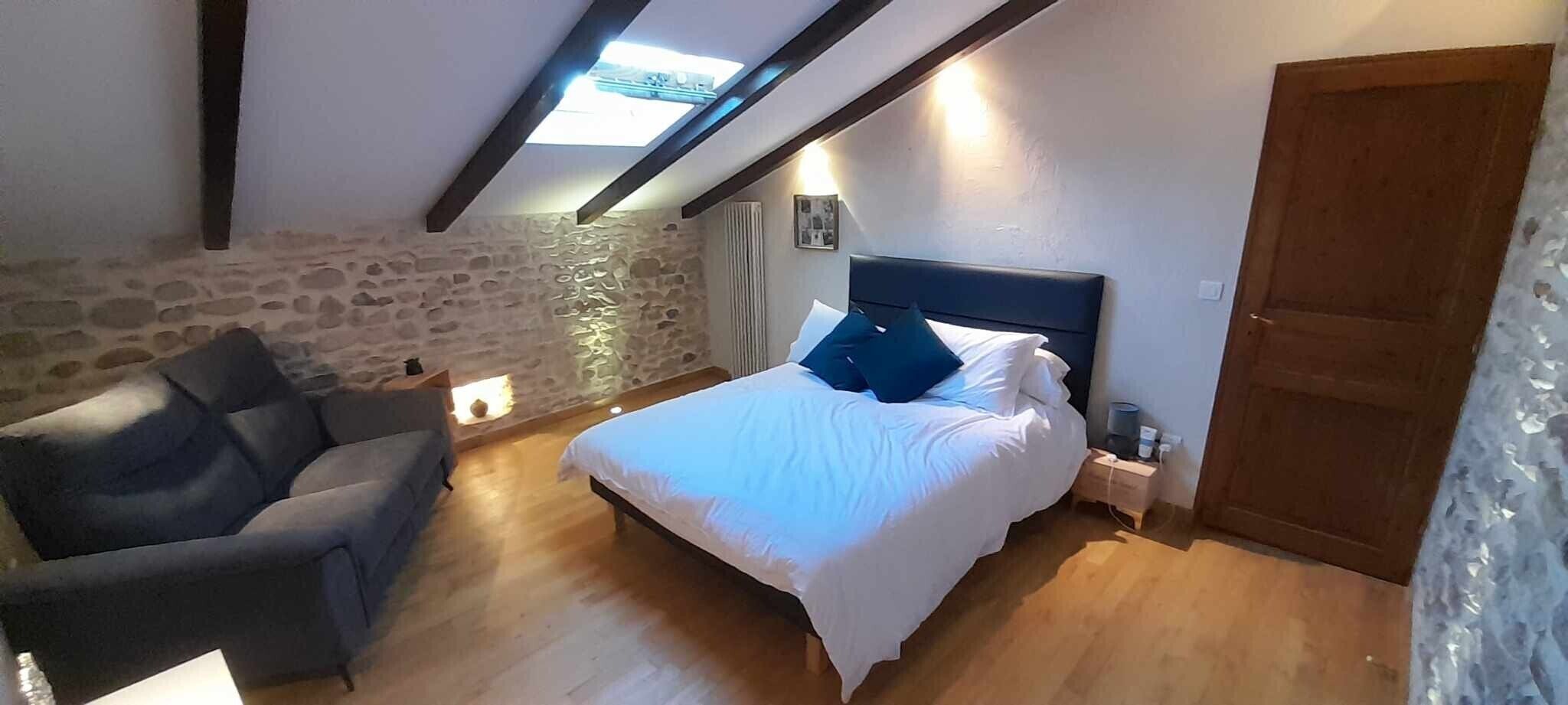 5 Schlafzimmer, Schreibtisch, Bügeleisen/Bügelbrett, kostenloses WLAN