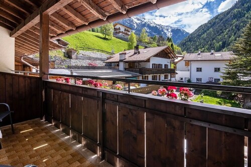 Ferienwohnung 'Martellerhof - Omis Pennhaus Small' mit Meerblick, Gemeinschaftsterrasse und Wi-Fi