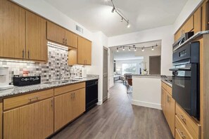 Fridge, microwave, oven, stovetop - Special 2BR Galleria Condo Pool View Private Entrance (Houston)