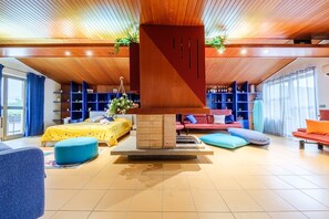 1 bedroom, free WiFi, bed sheets - Holiday Home 'Appartamento Smeralda' with Private Terrace, Wi-Fi and Air Conditioning (Pace del Mela)