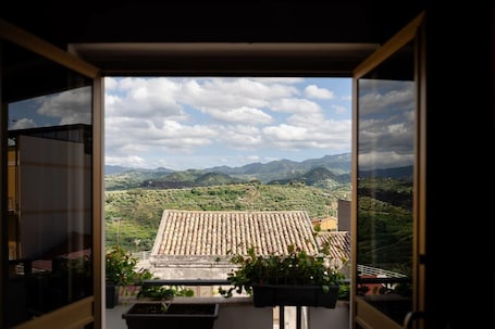 Interior. Holiday Home 'Appartamento Smeralda' with Private Terrace, Wi-Fi and Air Conditioning