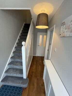 Interior - Cozy, Spacious 2BD House in Historic Chapelfields (West Midlands)