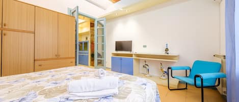 3 bedrooms, free WiFi, bed sheets