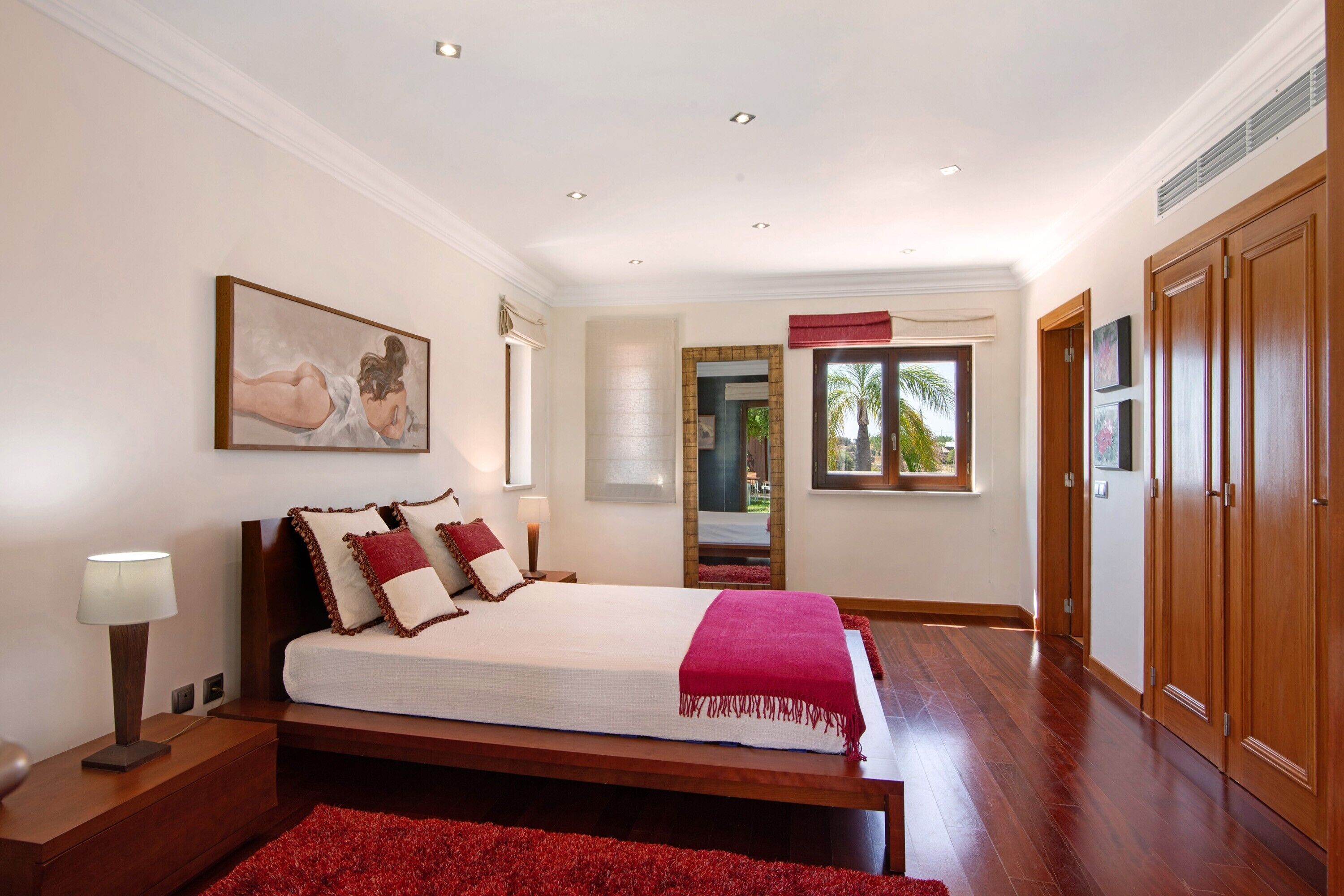 6 bedrooms, iron/ironing board, free WiFi, bed sheets