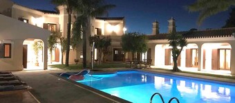 Villa 'Quinta Dos Fontanais' with Sea View, Wi-Fi and Air Conditioning