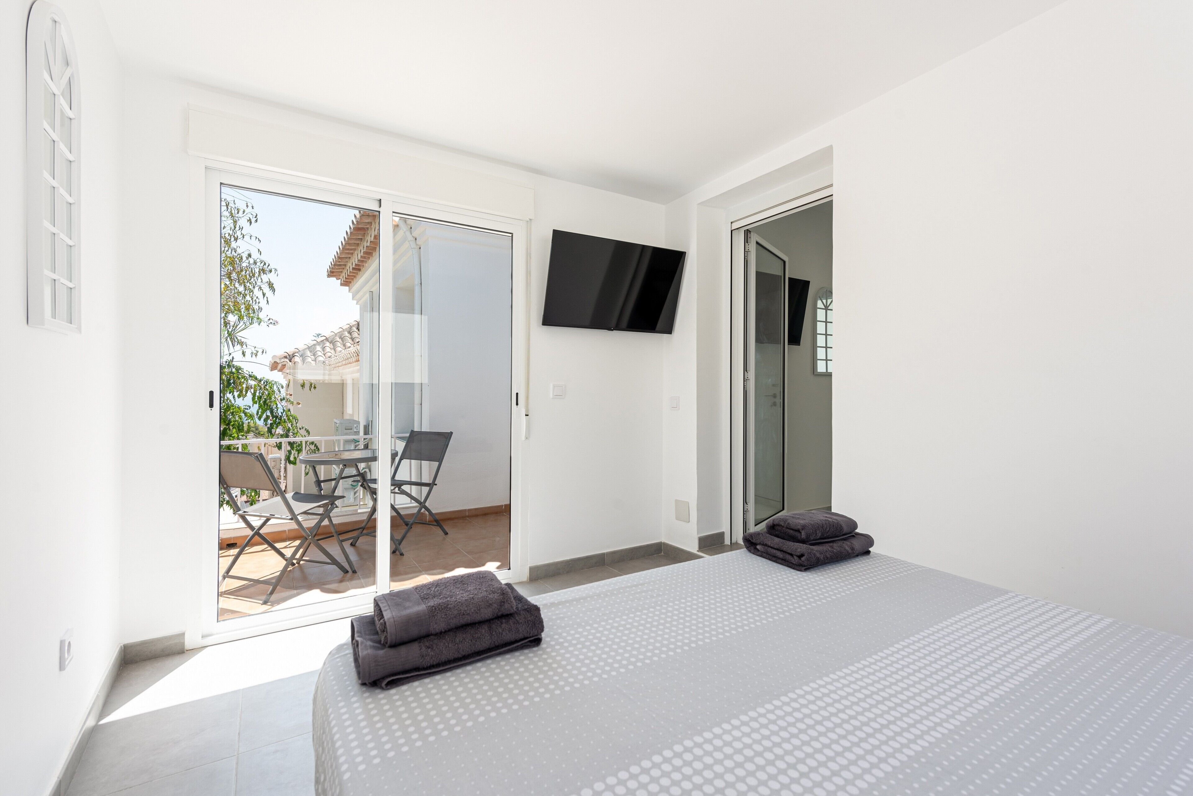 5 bedrooms, free WiFi, bed sheets