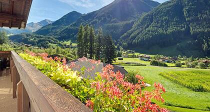 Room 'Ederhof 10' with Mountain View, Shared Terrace, Wi-Fi, and Breakfast Included