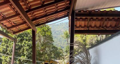 Suites Casa Azul-Vila do Abraão - conforto, limpeza, ótima localização