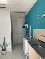 Cortinas blackout, ferros/tábuas de passar roupa, Wi-Fi de cortesia