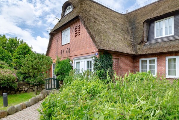 Exterior - Liiger Wal - Typically Frisian: Apartment "Liiger Wal" in Morsum (Morsum)