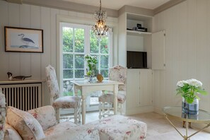 TV, stereo - Liiger Wal - Typically Frisian: Apartment "Liiger Wal" in Morsum (Morsum)