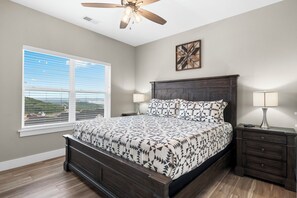 9 slaapkamers, een strijkplank/strijkijzer, gratis wifi, beddengoed