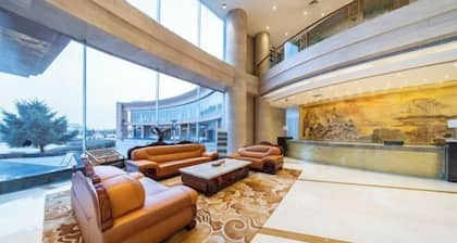 Yulong International Hotel