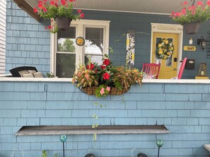 Exterior detail - Charming 2-bedroom apartment in fabulous Corning with AC, WiFi (Corning)