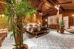 Insakan Suite | 1 bedroom, in-room safe, individually decorated, desk - Umah Lusa (Banjar)