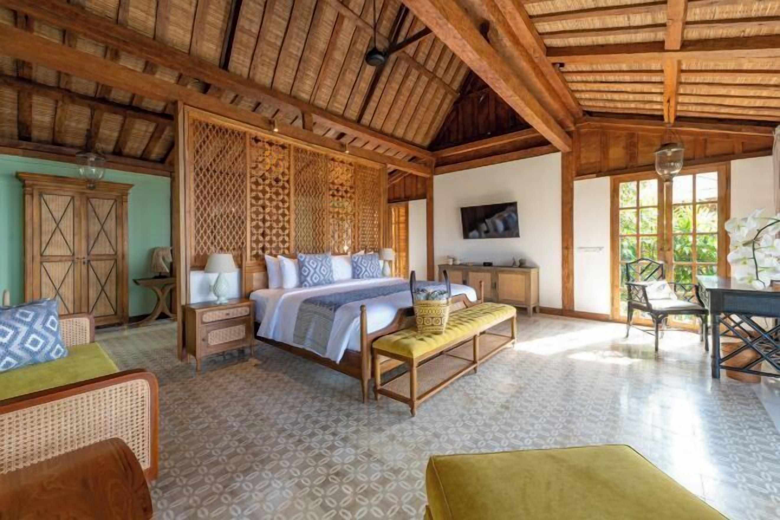 1 室のベッドルーム、セーフティボックス (室内)、客室ごとに異なる装飾、デスク