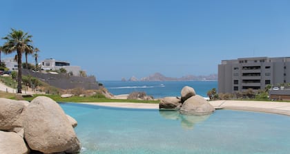 Stunning Ocean and Arch View in tranquil Cabo San Lucas