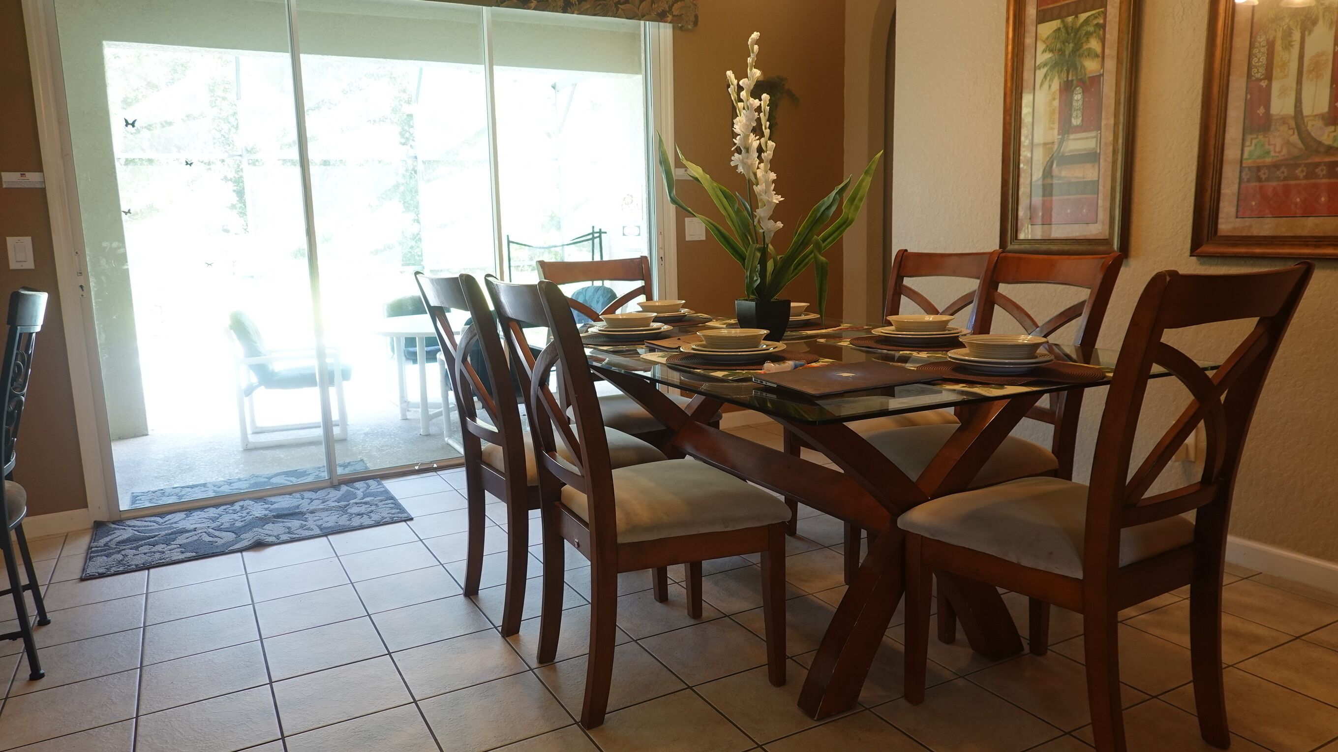 Spacious 6-bedroom house with private pool