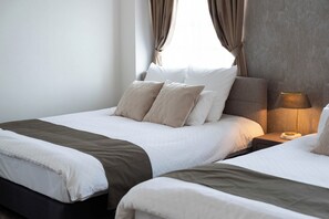 5 habitaciones, escritorio, tabla de planchar con plancha y wifi gratis 