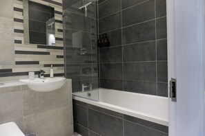 ヘアドライヤー、タオル