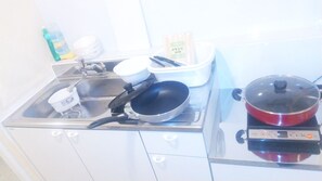 Fridge, microwave, cookware/dishes/utensils - 201 7 minutes walk from Ikebukuro 5 minutes by train from Shinjuku 11 minutes from Shibuya full / Toshima ward Tokyo (Toshima ward)