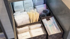 Sèche-cheveux, serviettes fournies